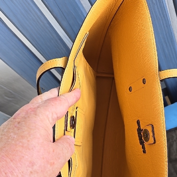 Coach Tan and Yellow Womens Tote Bag 17.5" x 11" x 6" w/ Dust Bag 23" x 19" 8" - Picture 4 of 16